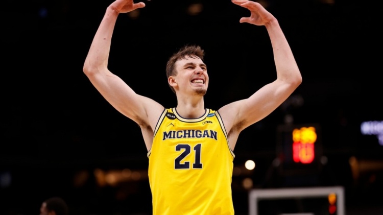 并且在团队 并且在团队